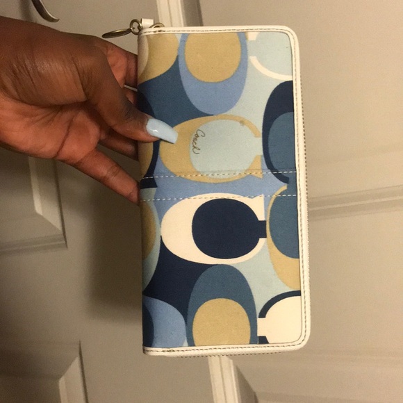 Shoes- Mild Condition Size 9 Purse/Wallet- New - Picture 6 of 8